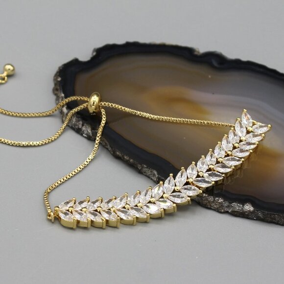 Jewelry bracelet gold tone with stones sparkly elegant fashion adjustable new - Picture 2 of 8